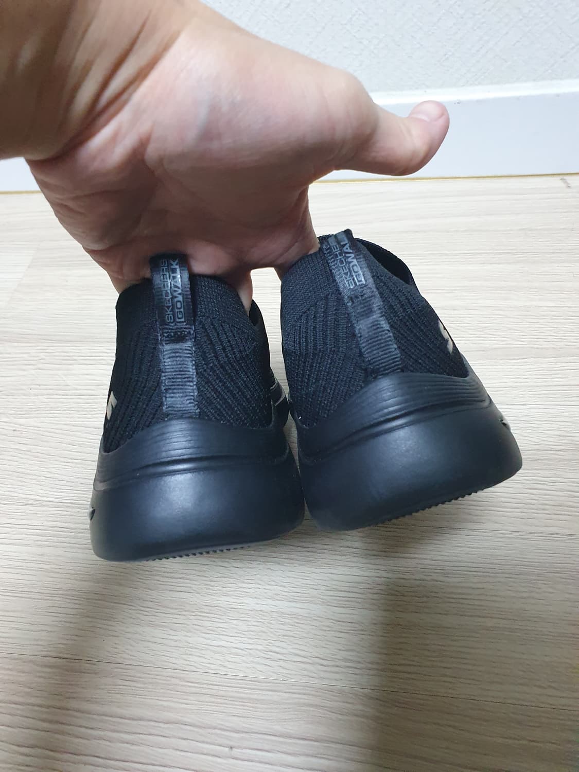 스케쳐스 아치핏 블랙 슬립온 운동화 250 상품이미지6