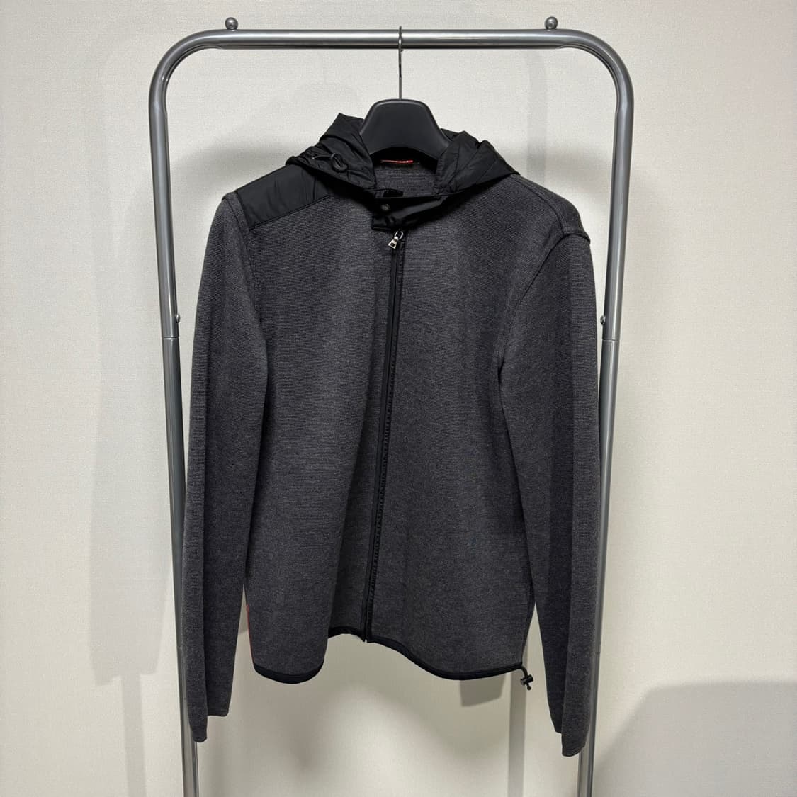 52) 프라다 울 후드 집업 자켓 상품이미지1