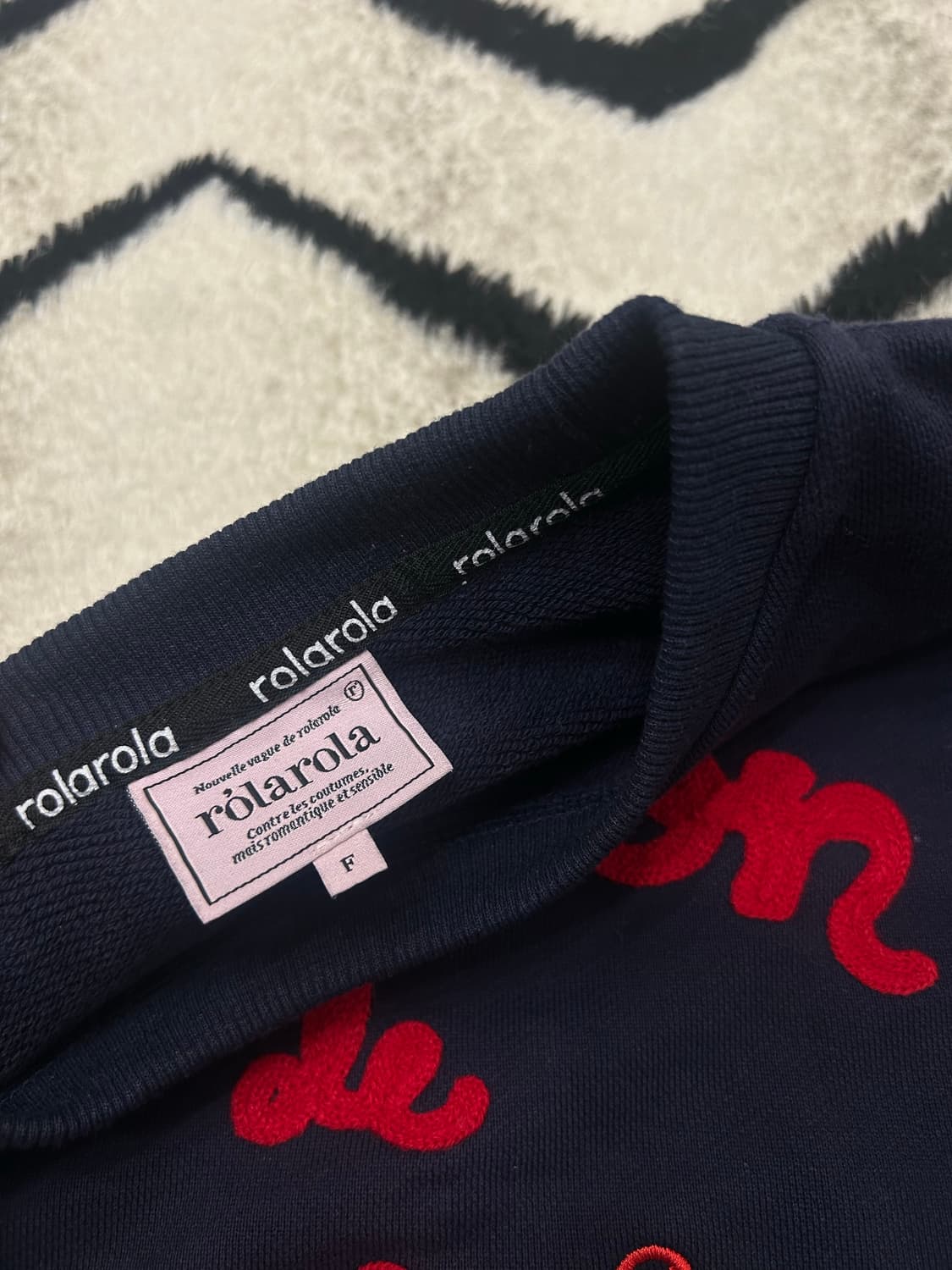 [Free]로라로라 크롭 스펠아웃 맨투맨/네이비레드 상품이미지6