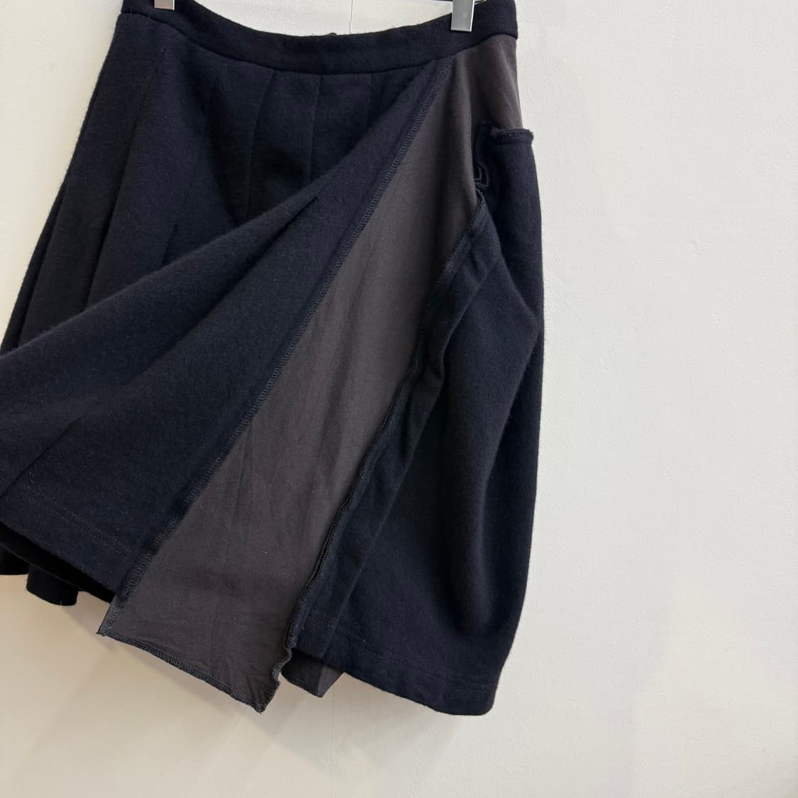 Comme des Garcons H&M 울 플리츠 미디스커트 상품이미지4