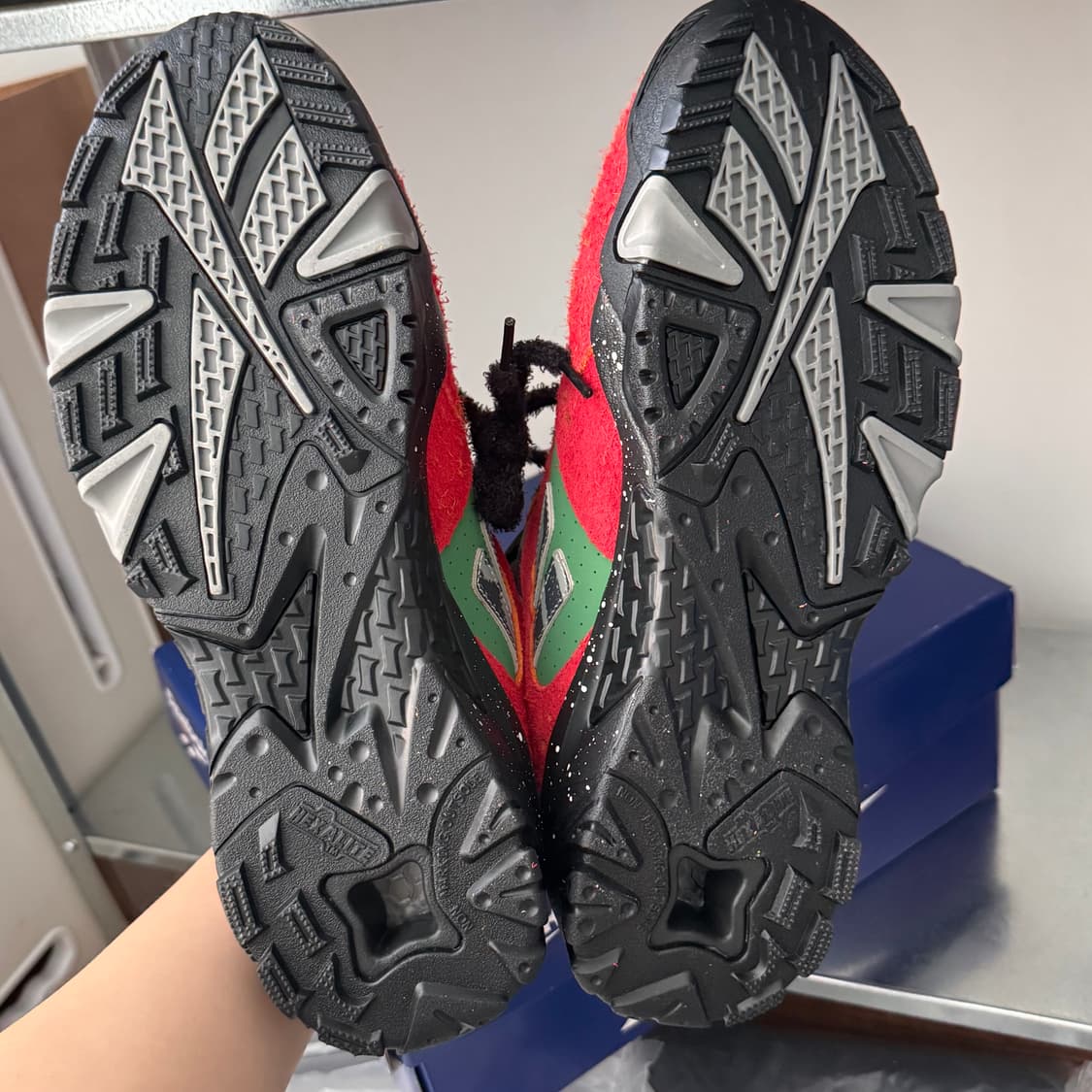 YESEYESEE X REEBOK Preseason 94 Low Red 상품이미지4