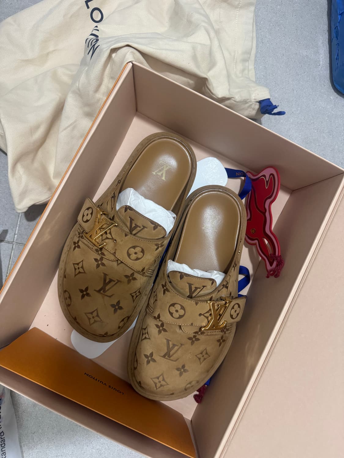 루이비통 이지 뮬 샌들 5사이즈 상품이미지3