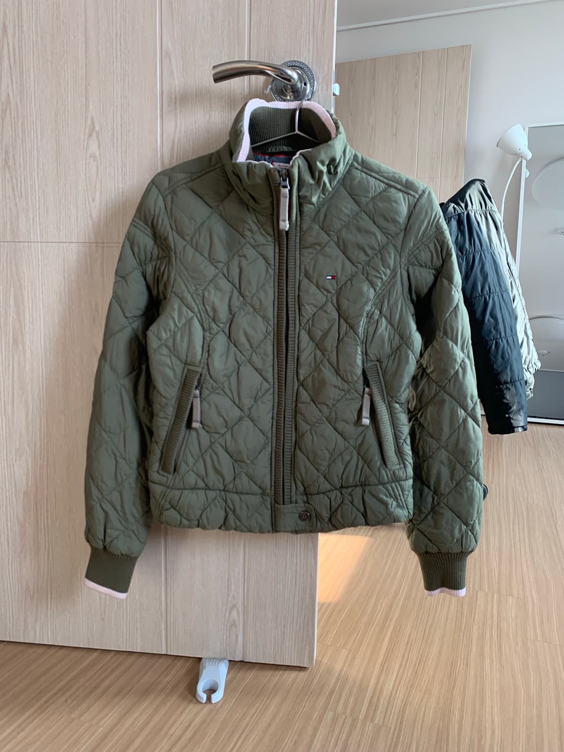 타미 누빔 경량패딩 상품이미지1
