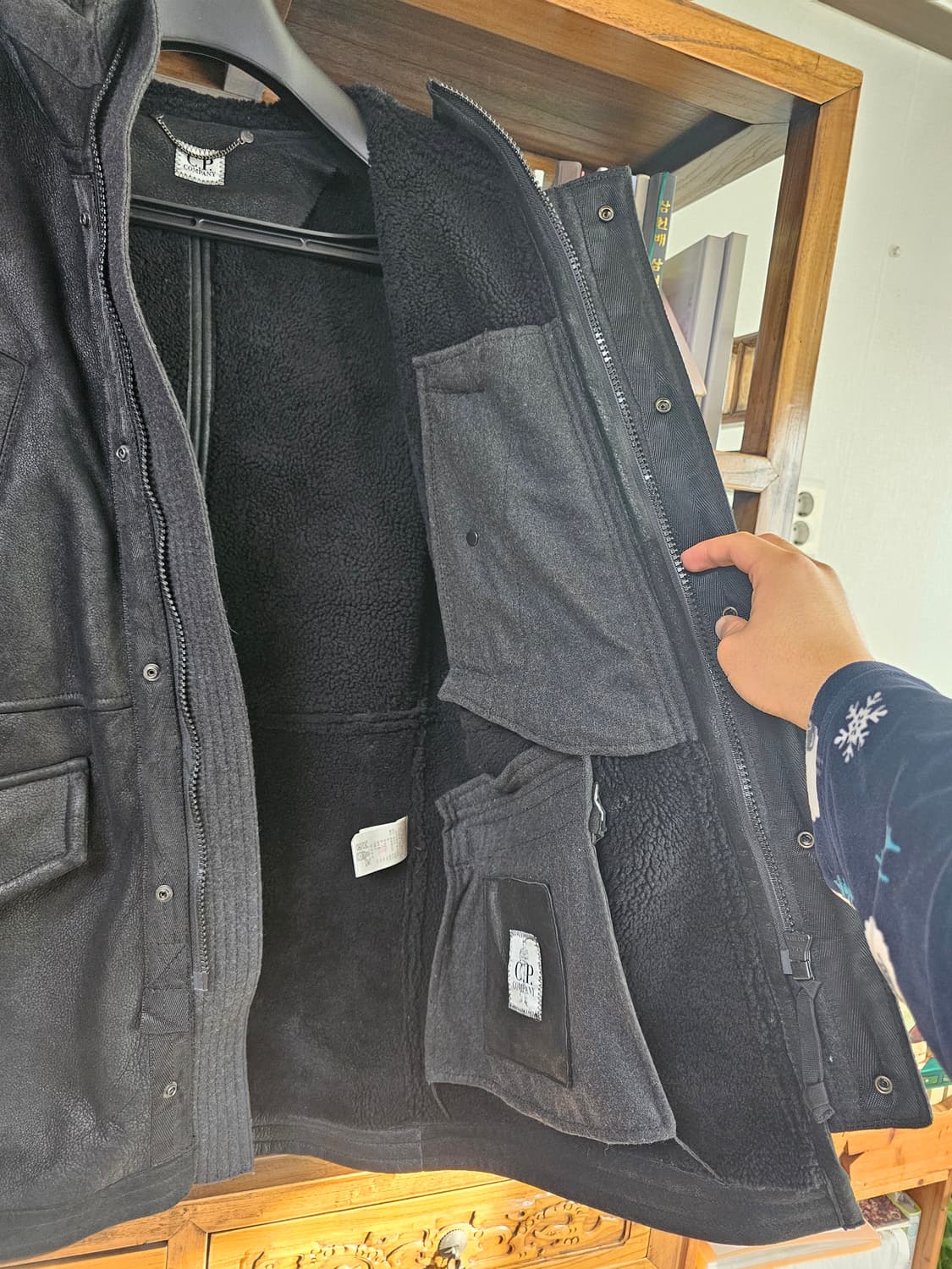 씨피 CP컴퍼니 무스탕 가죽 고글 자켓 팔아요 상품이미지6