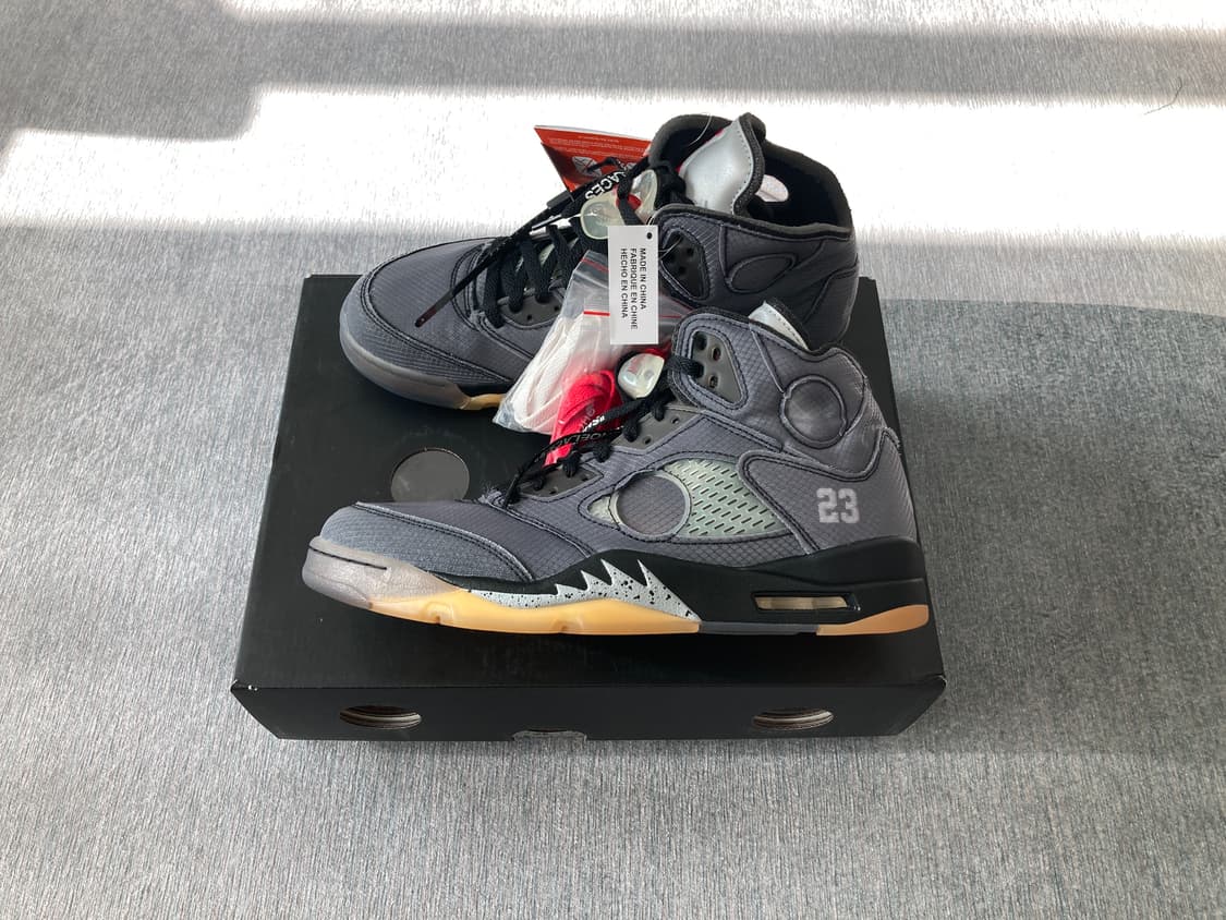 [285] 새상품 오프화이트 조던5 모슬린 블랙  상품이미지2