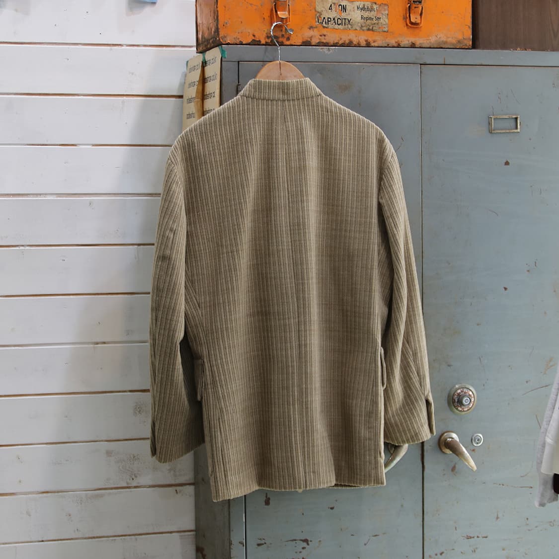 (착용컷) JUN 코듀로이 블레이져 (남성용 100) 상품이미지2