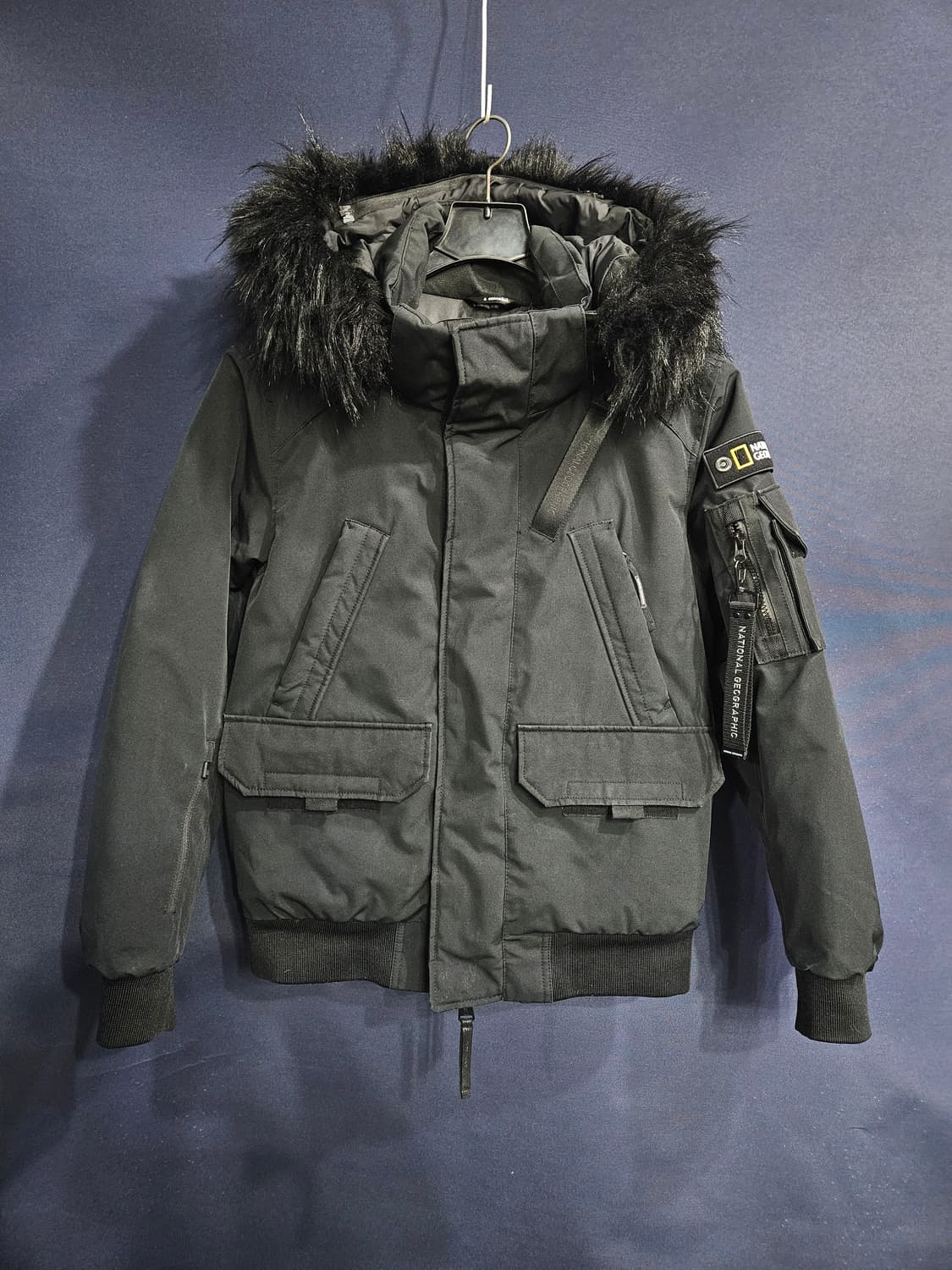 내셔널지오그래픽 블랙컬러 남성 95 다운 숏패딩  상품이미지1