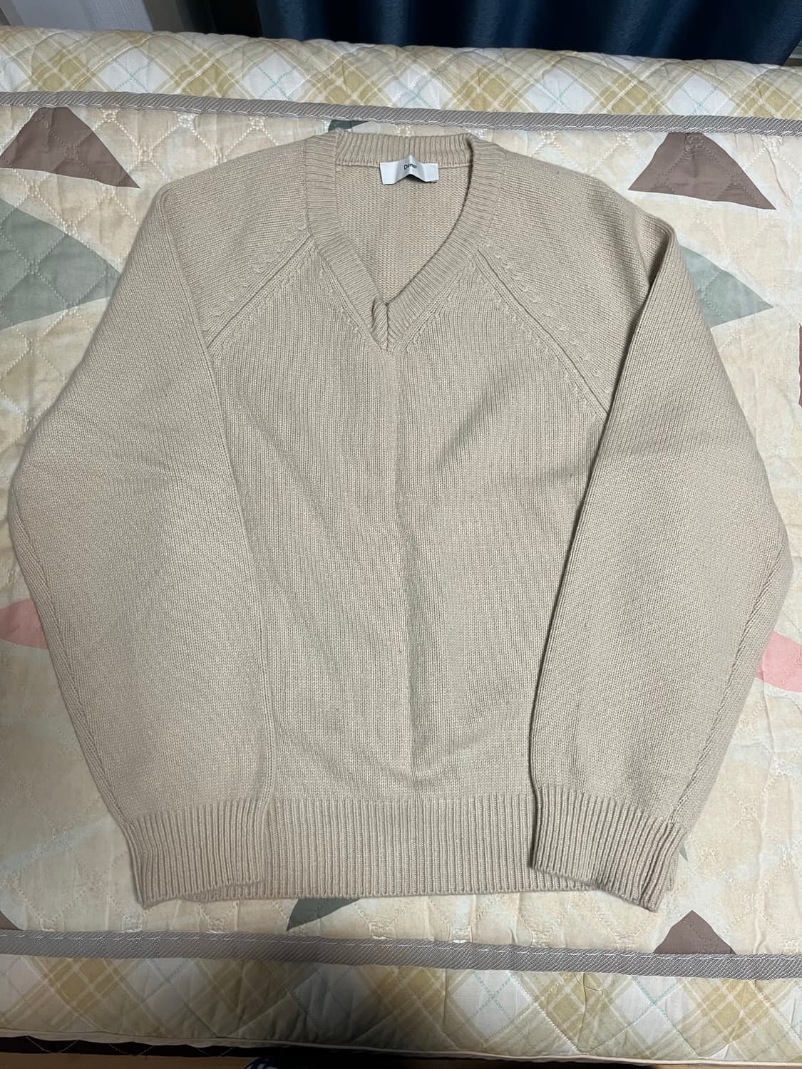 던스트 니트 v넥 스웨터 베이지 L사이즈 상품이미지5