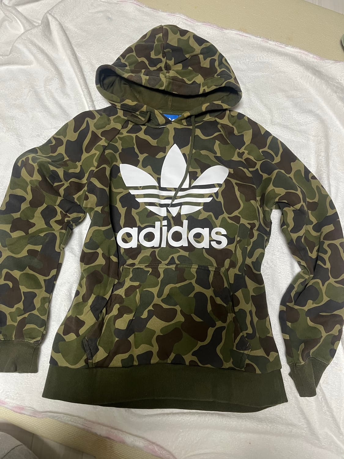 아디다스 카모 후드티 상품이미지1
