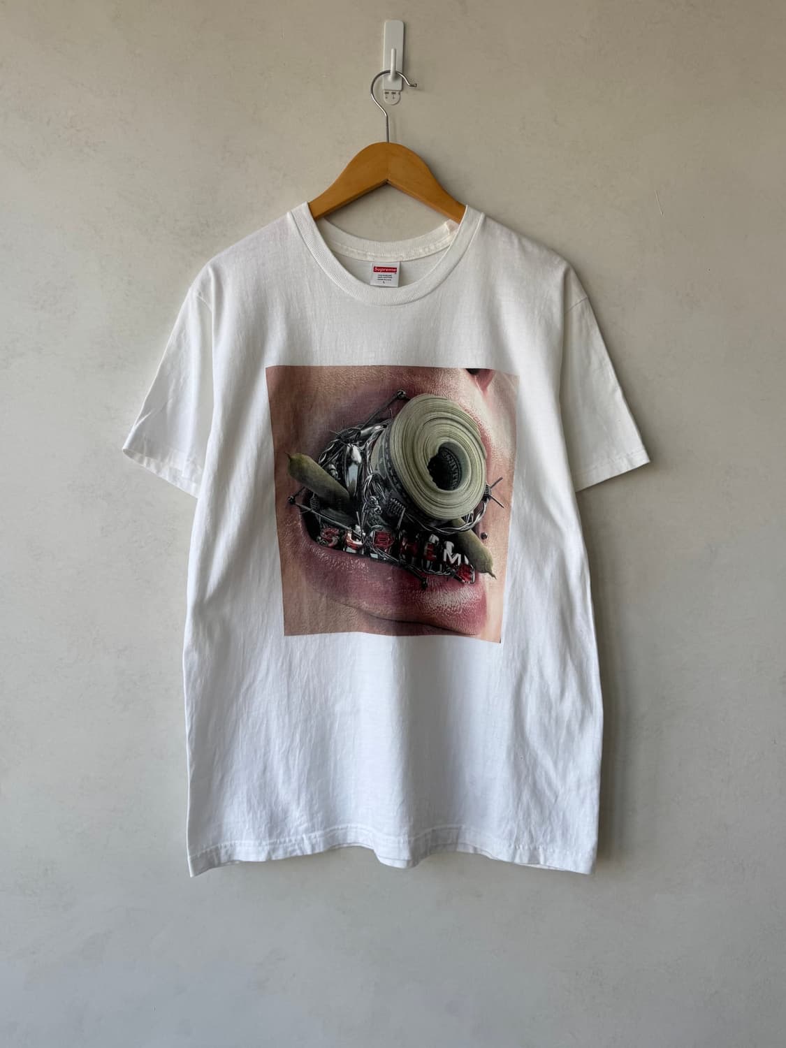 Fw22 슈프림 브레이시스 티셔츠 상품이미지1