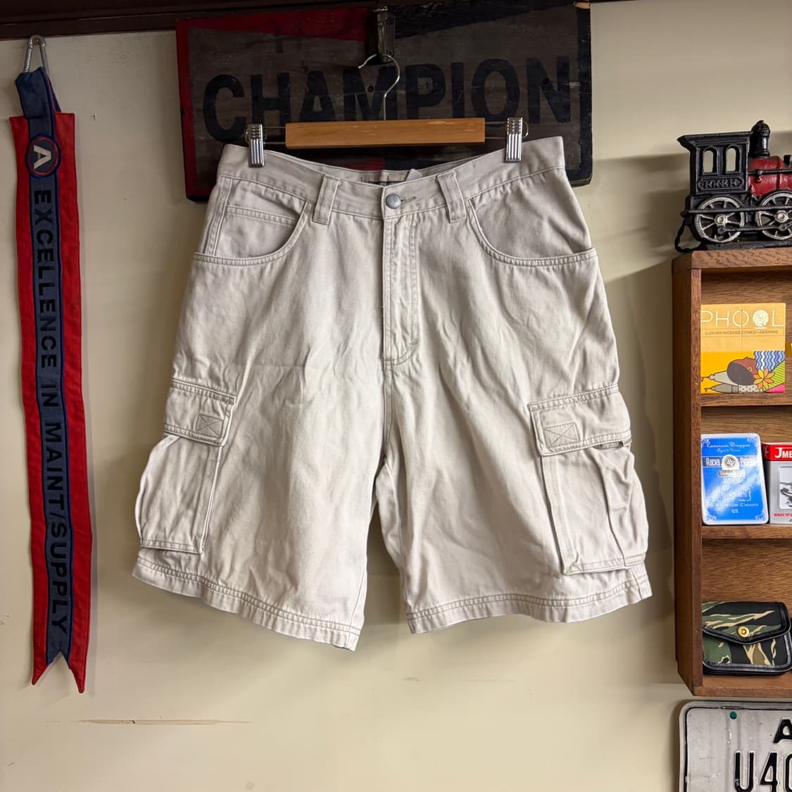 Quiksilver Cargo Shorts White 33 Size 2 상품이미지1