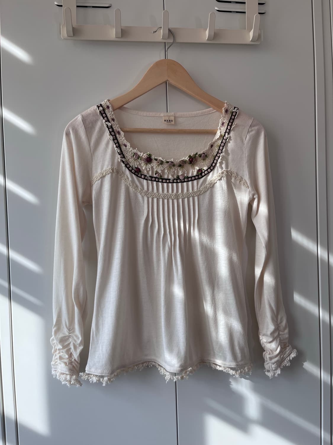 Axes femme 장미꽃 레이스 셔링 롱 슬리브 상품이미지3