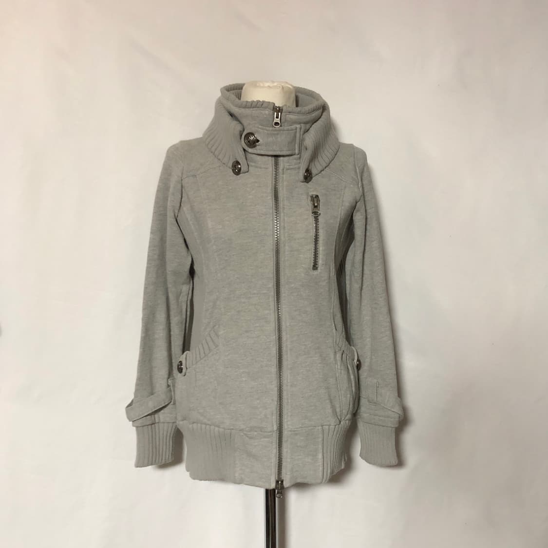 리브 버튼 후드 집업 그레이 상품이미지4