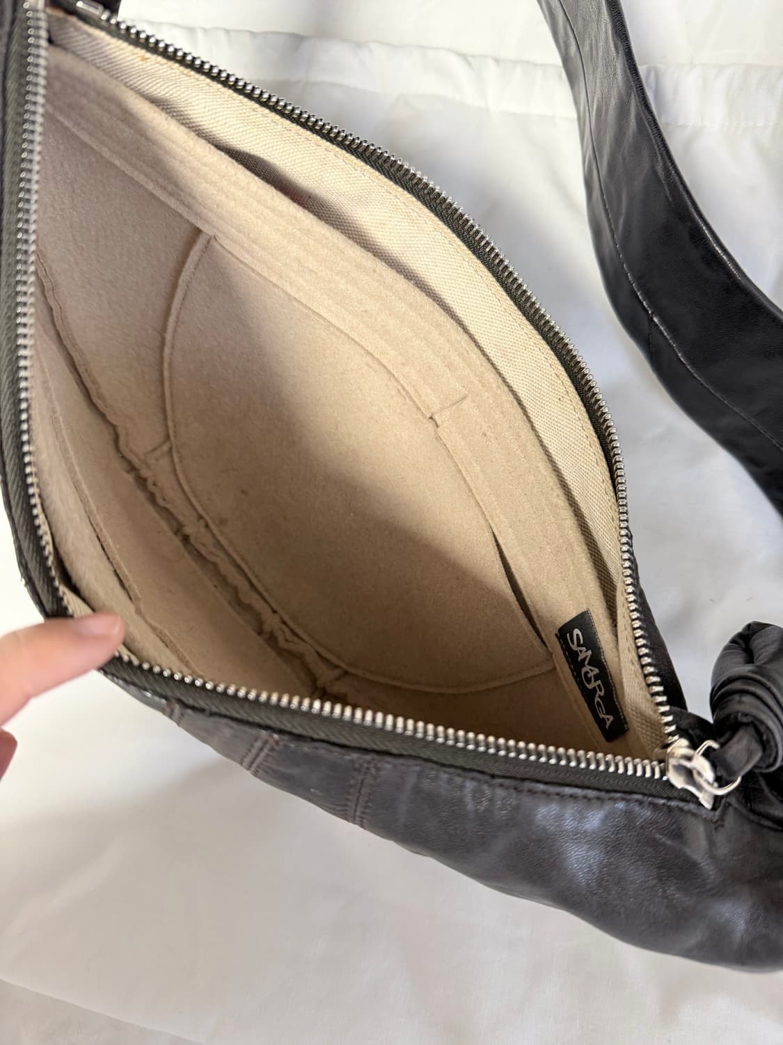 르메르 범백 램스킨 스몰 다크브라운 상품이미지6