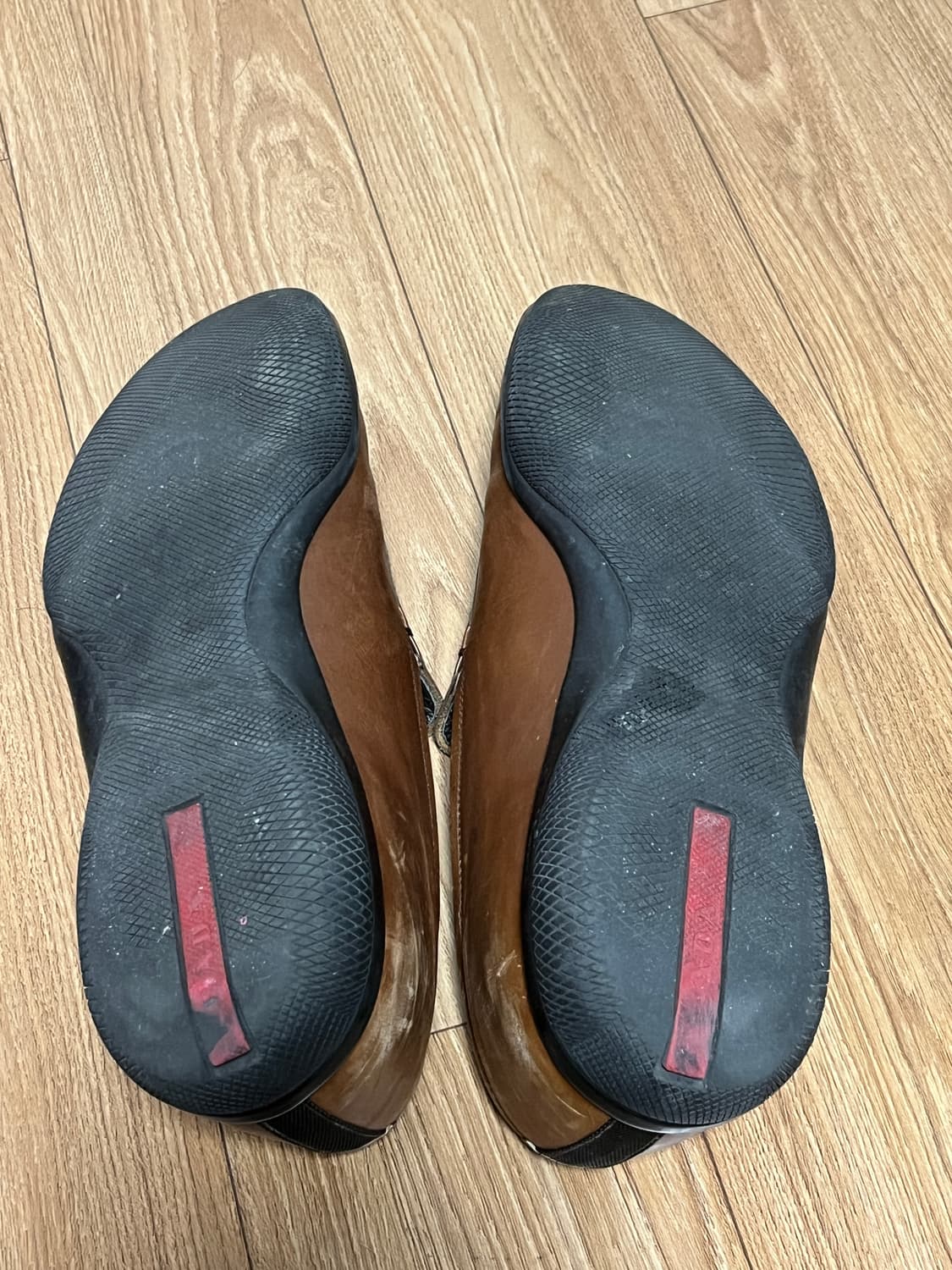 프라다 스포츠 브라운 로퍼 상품이미지2