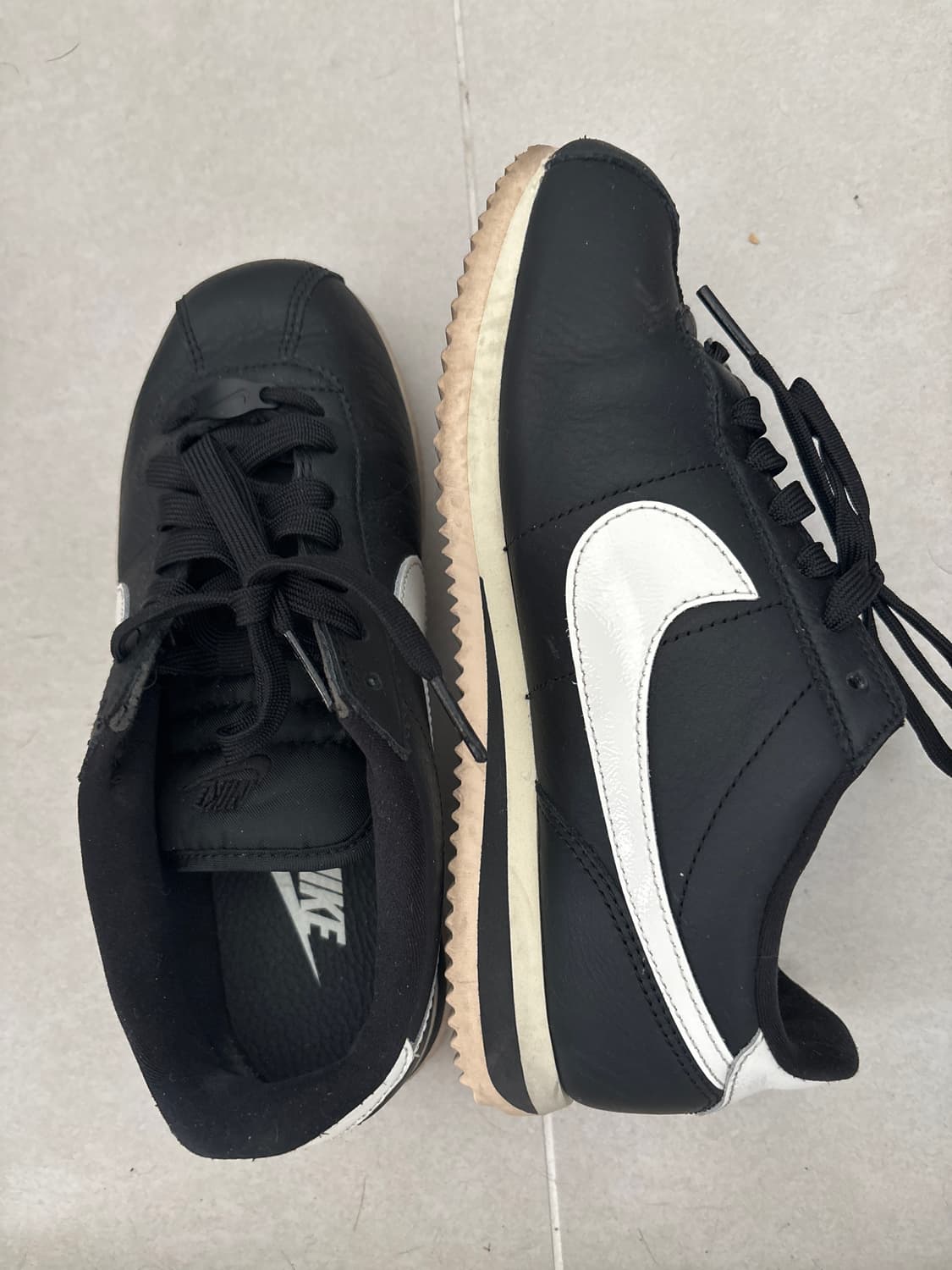 나이키 코르테즈 검흰 235 상품이미지2