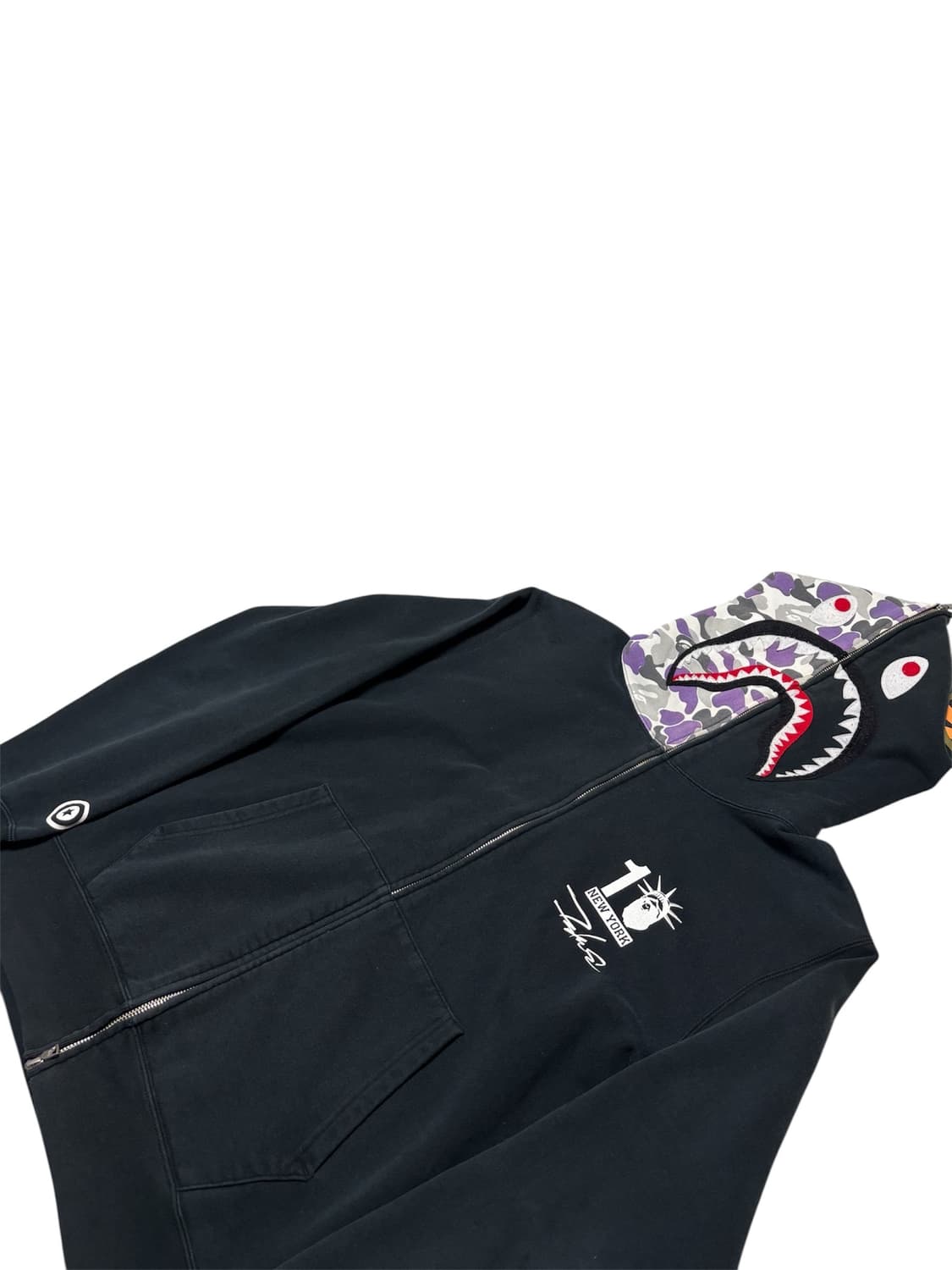 [정품] 베이프 뉴욕 10주년 한정판 FUTURA 샤크 후드집업 XL 상품이미지3