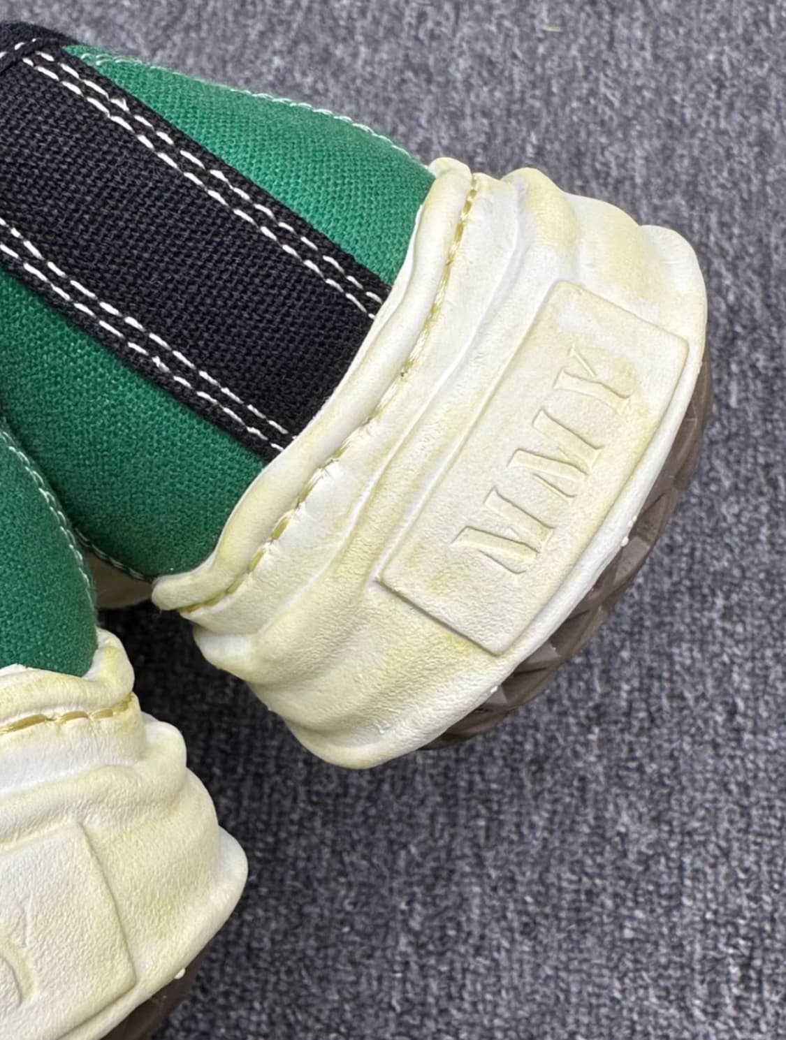 새상품) 메종 미하라 야스히로 베이커 OG 솔 오버 다이드  로우컷 스니 상품이미지3