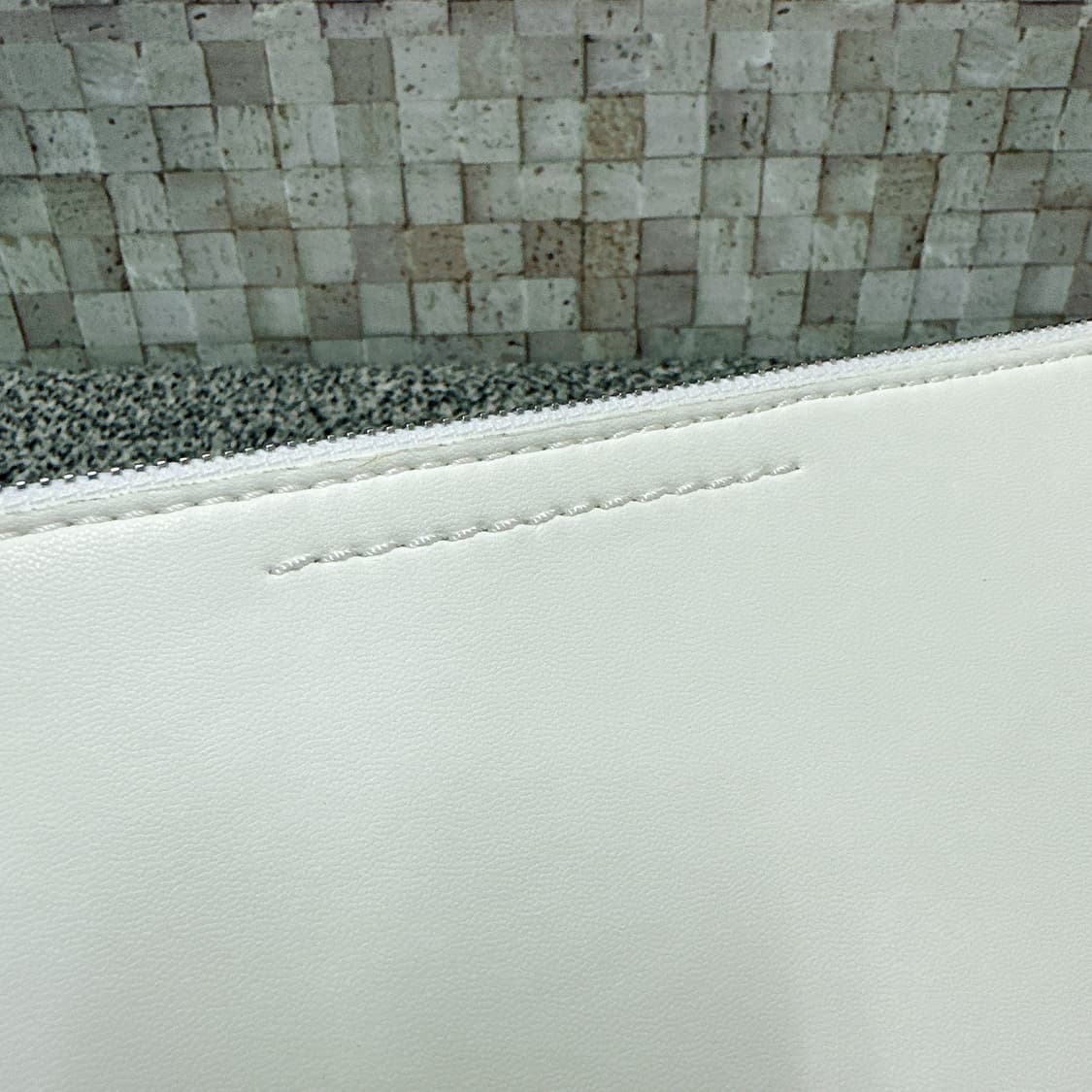 마르지엘라 여성 화이트 손목스트랩 스퀘어 클러치 80% 상품이미지5