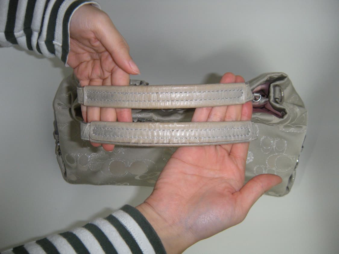 코치 애슐리 시그니처 메탈릭 숄더백 상품이미지3