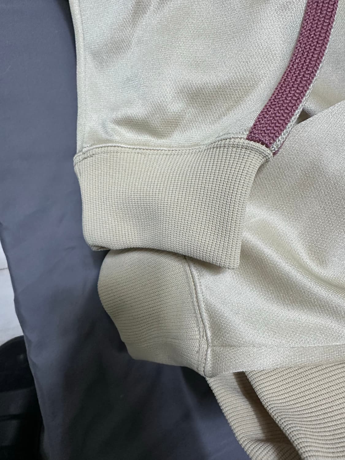 니들스 폴리 스무스 트랙 크루넥 맨투맨 아이보리L 상품이미지3