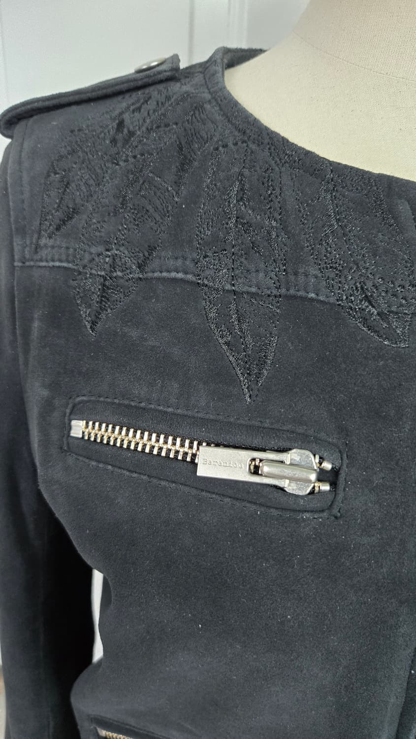 베르니스 어깨자수 스웨이드자켓 상품이미지3