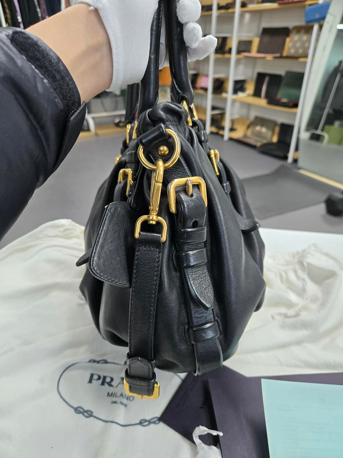 [A급컨디션]프라다 가죽 숄더백 상품이미지4