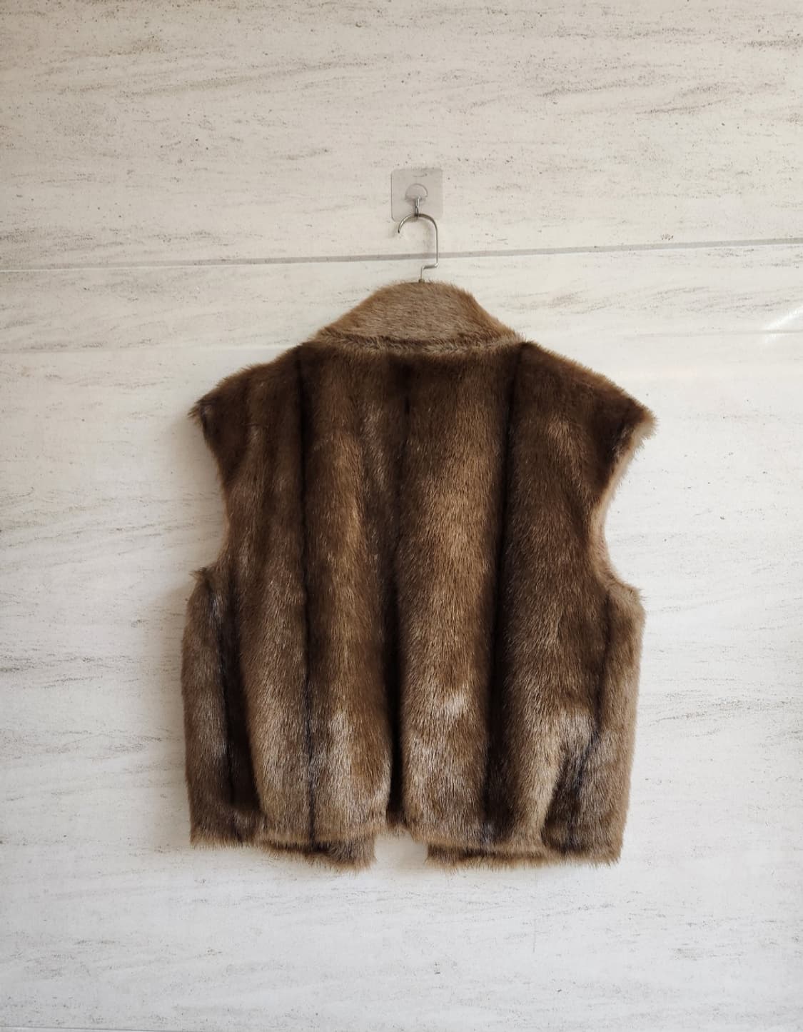 에고이스트 페이크 밍크 드랍숄더  베스트 66사이즈 상품이미지8