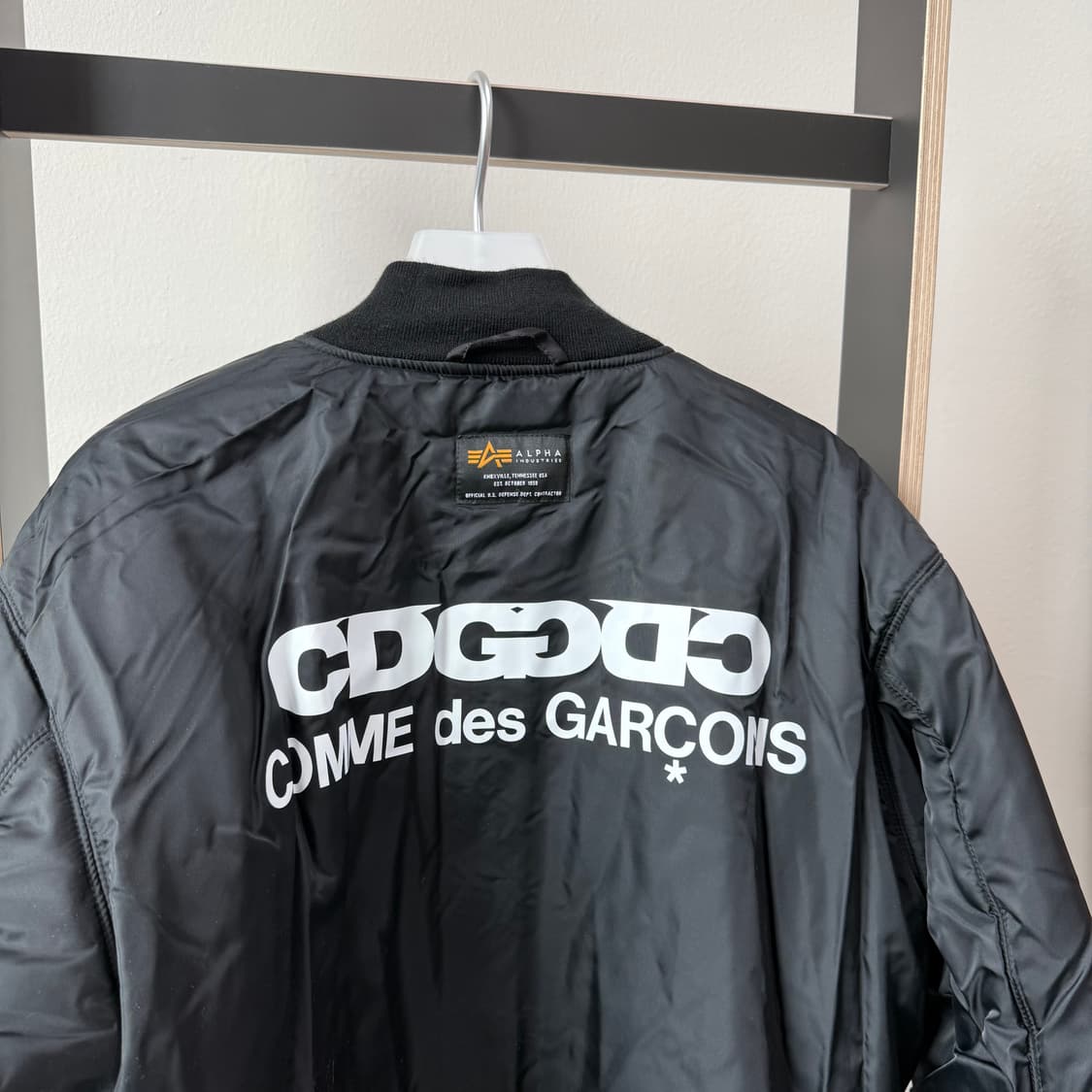 꼼데가르송 CDG 백 로고 리버 시블 MA-1 자켓 블랙 상품이미지2
