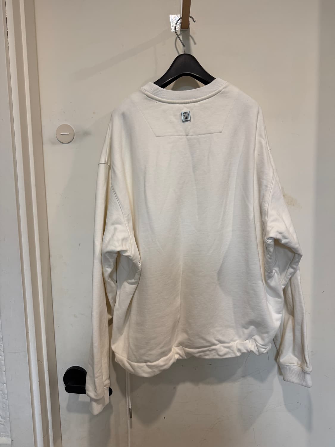 솔리드옴므 멀티 포켓 맨투맨  상품이미지2