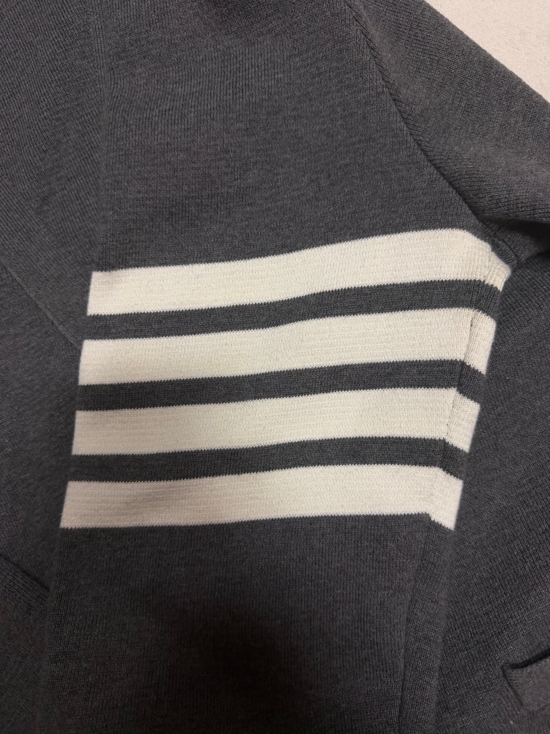 톰브라운 밀라노스티치 가디건 급처 상품이미지4