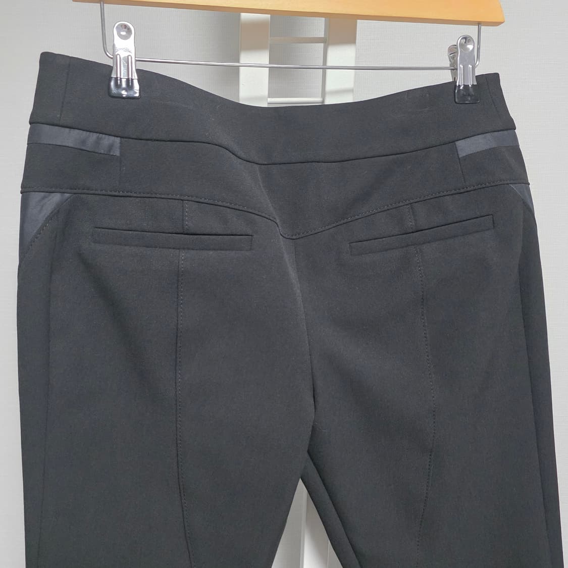 오브제 강진영  블랙 배색 여성 슬랙스 상품이미지5