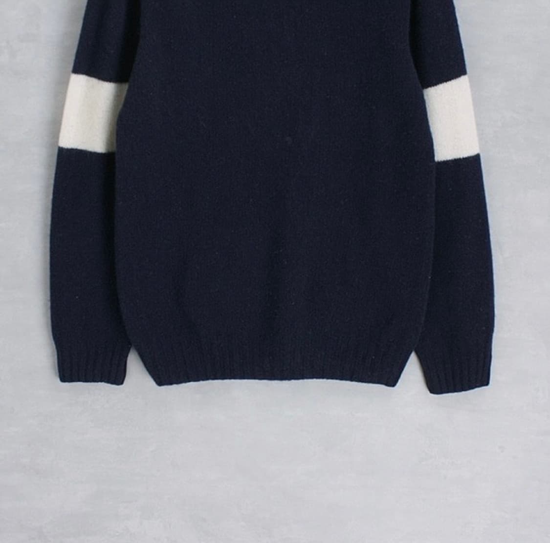 할리오브스코틀랜드 울 네이비 니트 상품이미지4