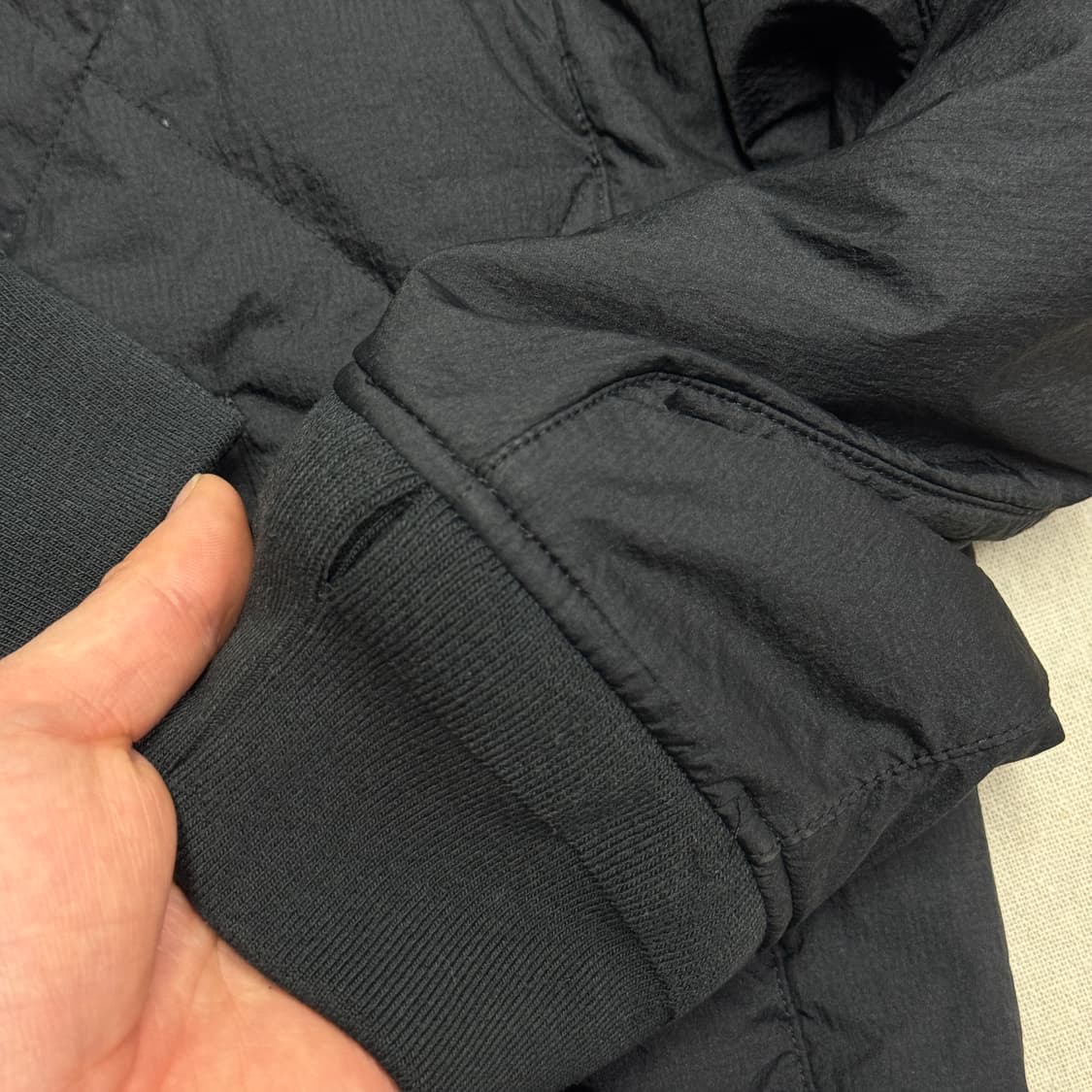 유니클로 화이트마운티니어링 하이브리드 다운 XL 상품이미지7