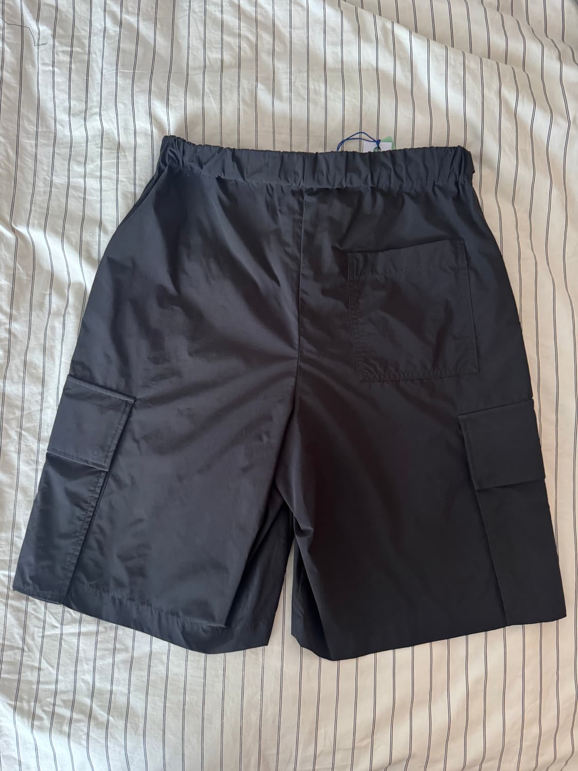 (32인치/새상품) Off-White 카고 쇼츠 블랙 택보유 상품이미지8