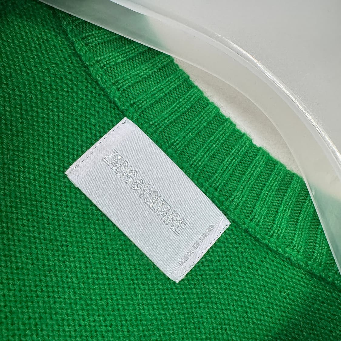 쟈딕앤볼테르 로고 브이넥 니트 상품이미지2