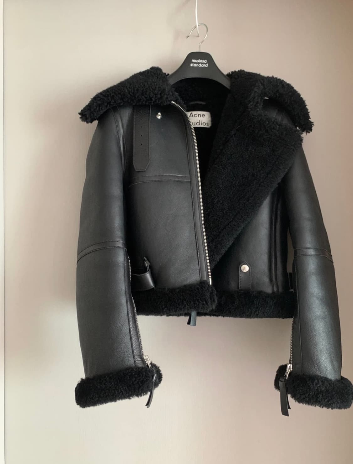 Acne Studios 무스탕 자켓 블랙 36(백화점구매) 상품이미지1