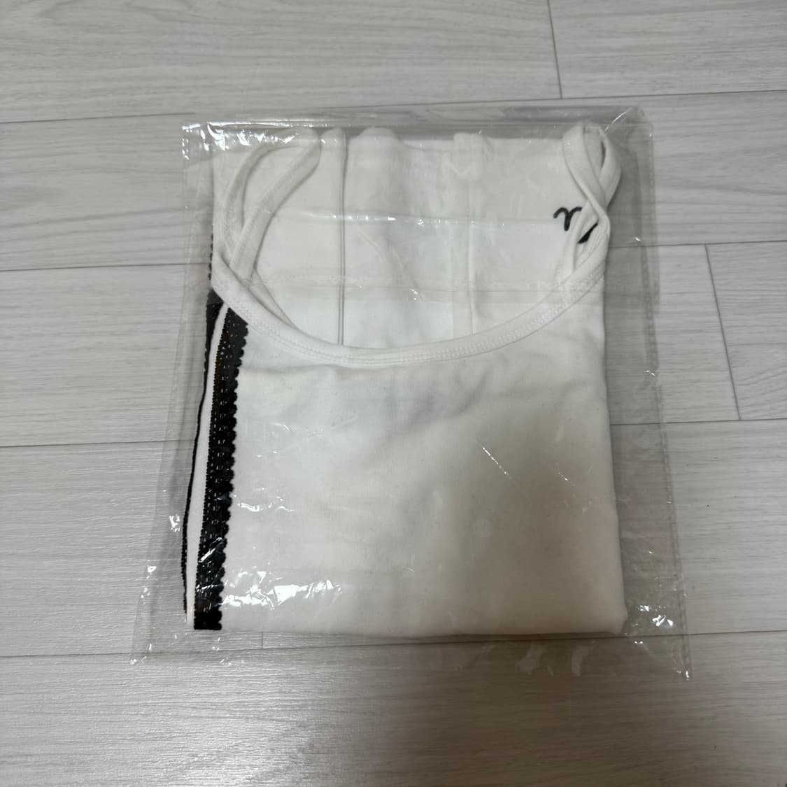 새상품) 러브이즈트루 레이스 슬리브리스 화이트 상품이미지2
