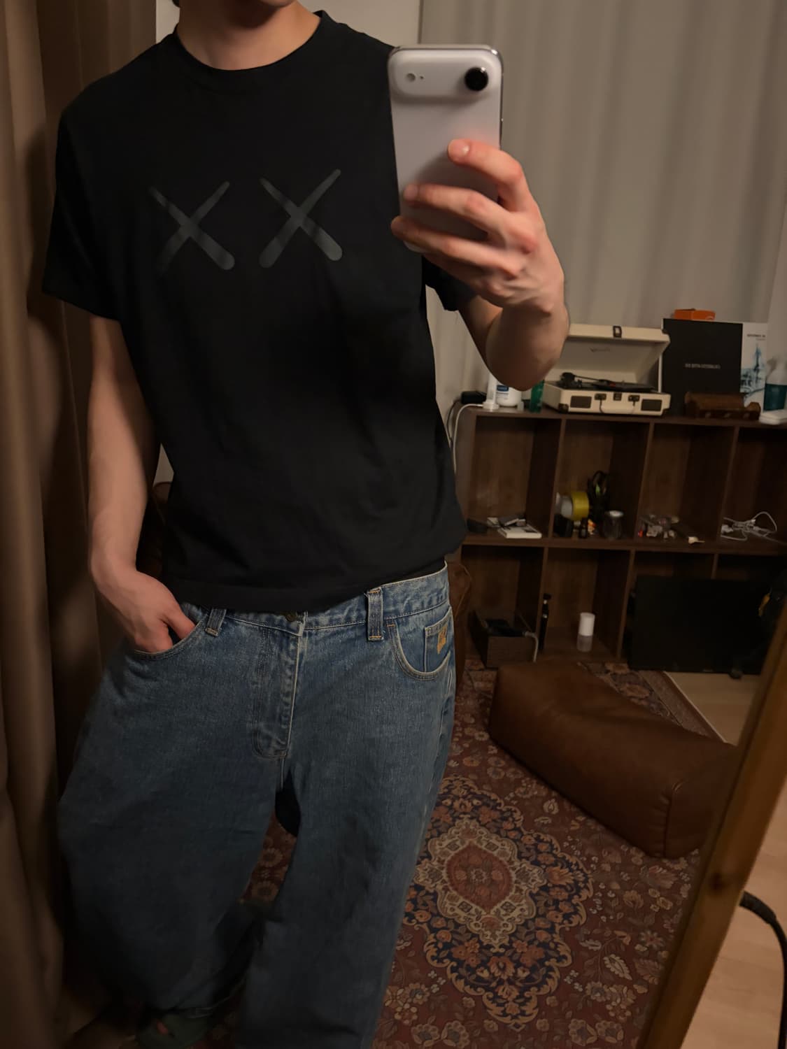 유니클로 KAWS + Warhol UT 상품이미지1