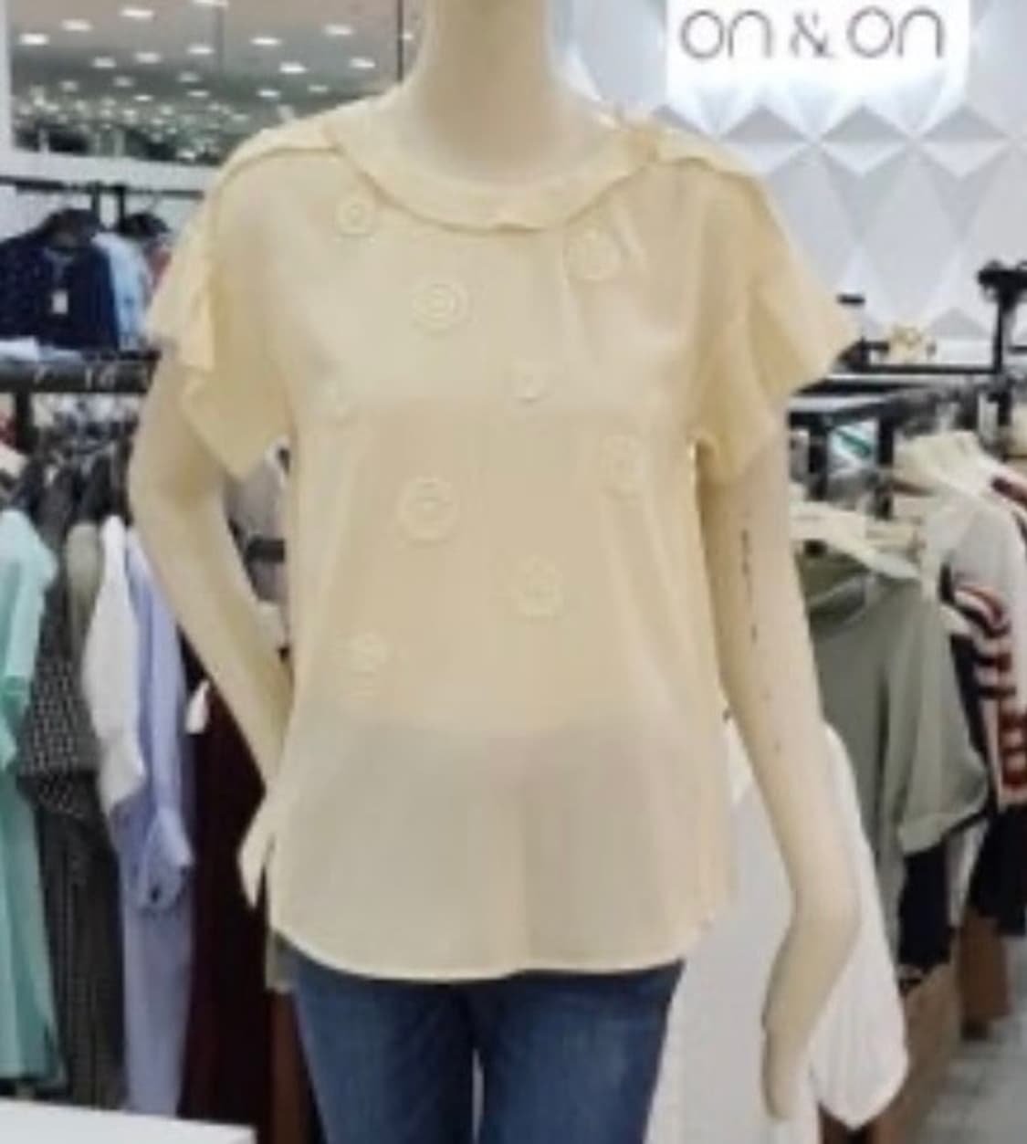 온앤온 베이지 반팔 블라우스 상품이미지10