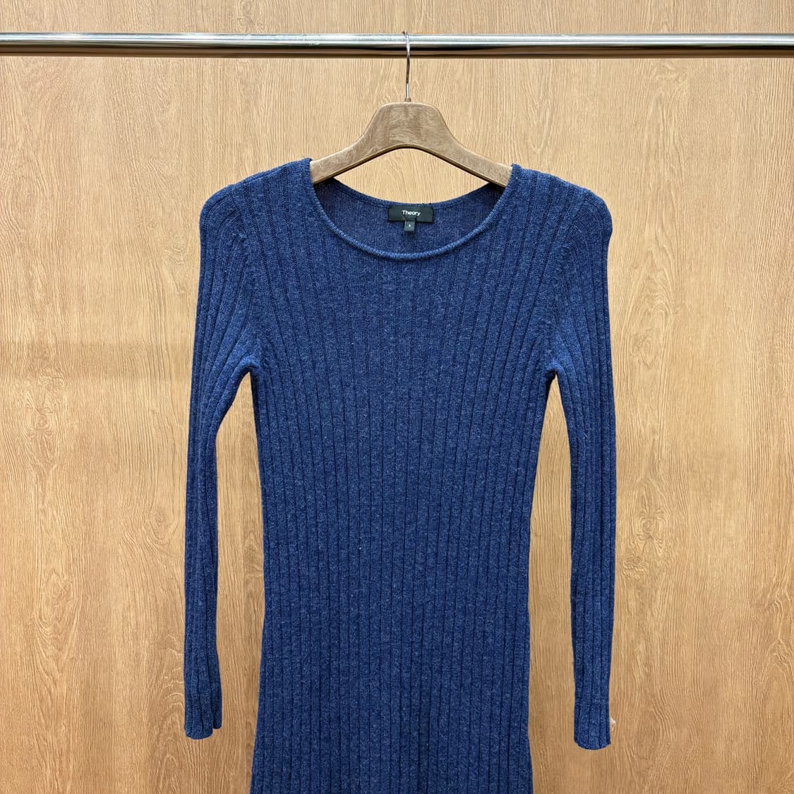 띠어리 니트 롱 원피스 라운드넥 골지 디테일 슬림핏 무지 네이비 상품이미지4