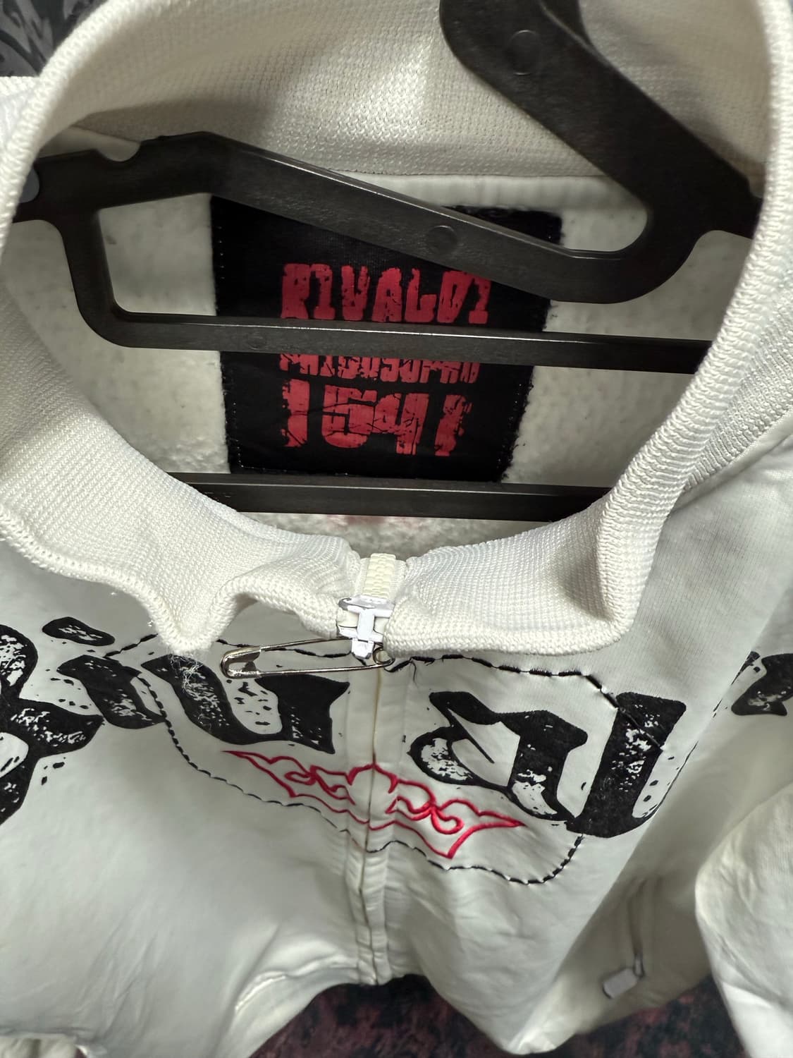 크라운 자수•프린팅 화이트 집업 상품이미지9