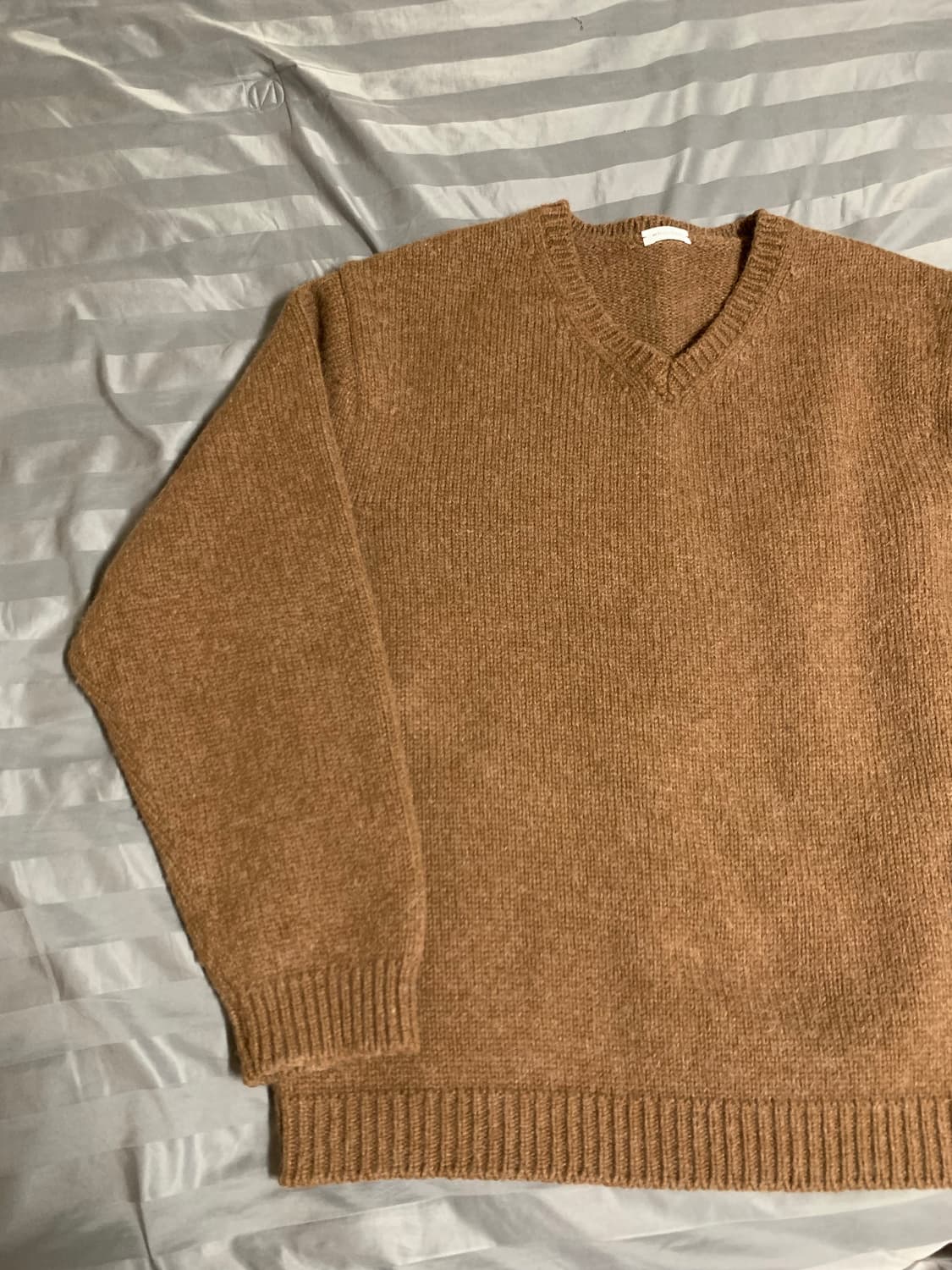 우드비 울 브이넥 니트 상품이미지2