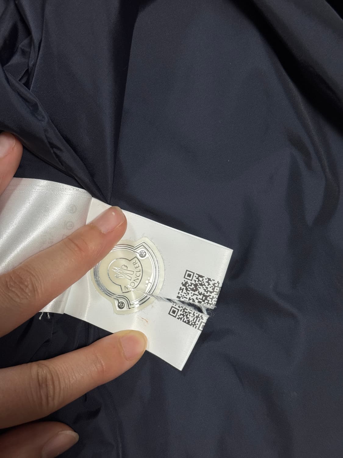 MONCLER 네이비 바람막이 점퍼 상품이미지7