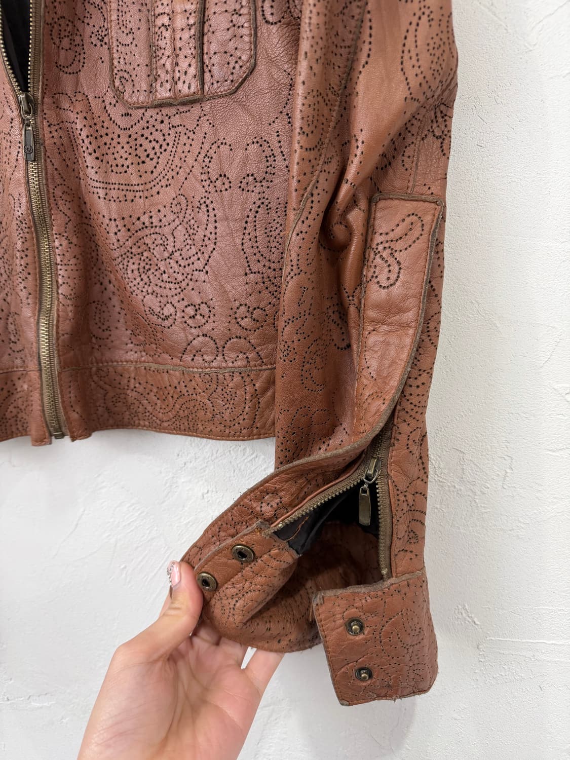 REKISAMI 펀칭 레더 자켓 상품이미지4