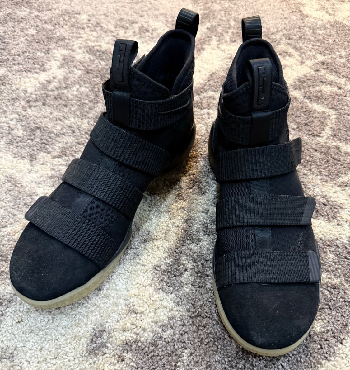 나이키 르브론 줌 솔져 11 블랙검 상품이미지1