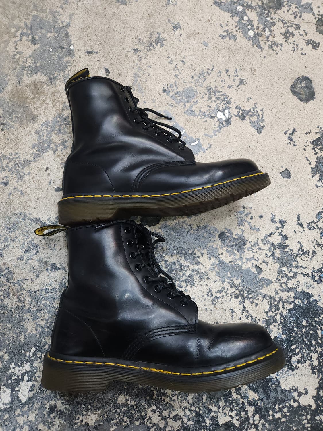 닥터마틴 1460 8홀 워커 245mm

 상품이미지2