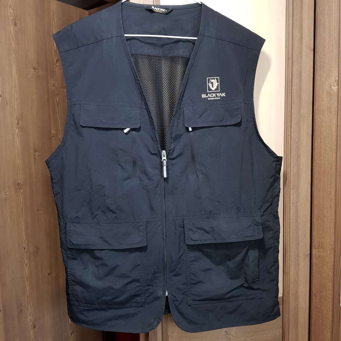 4XL -120 / 블랙야크 / 4포켓 매쉬 블랙조끼/417-불 상품이미지1