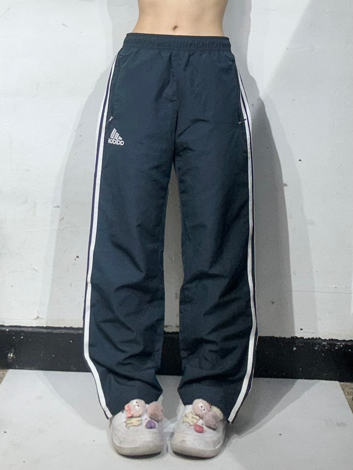 아디다스 차콜 화이트 삼선 와이드 트랙 팬츠 M 상품이미지2