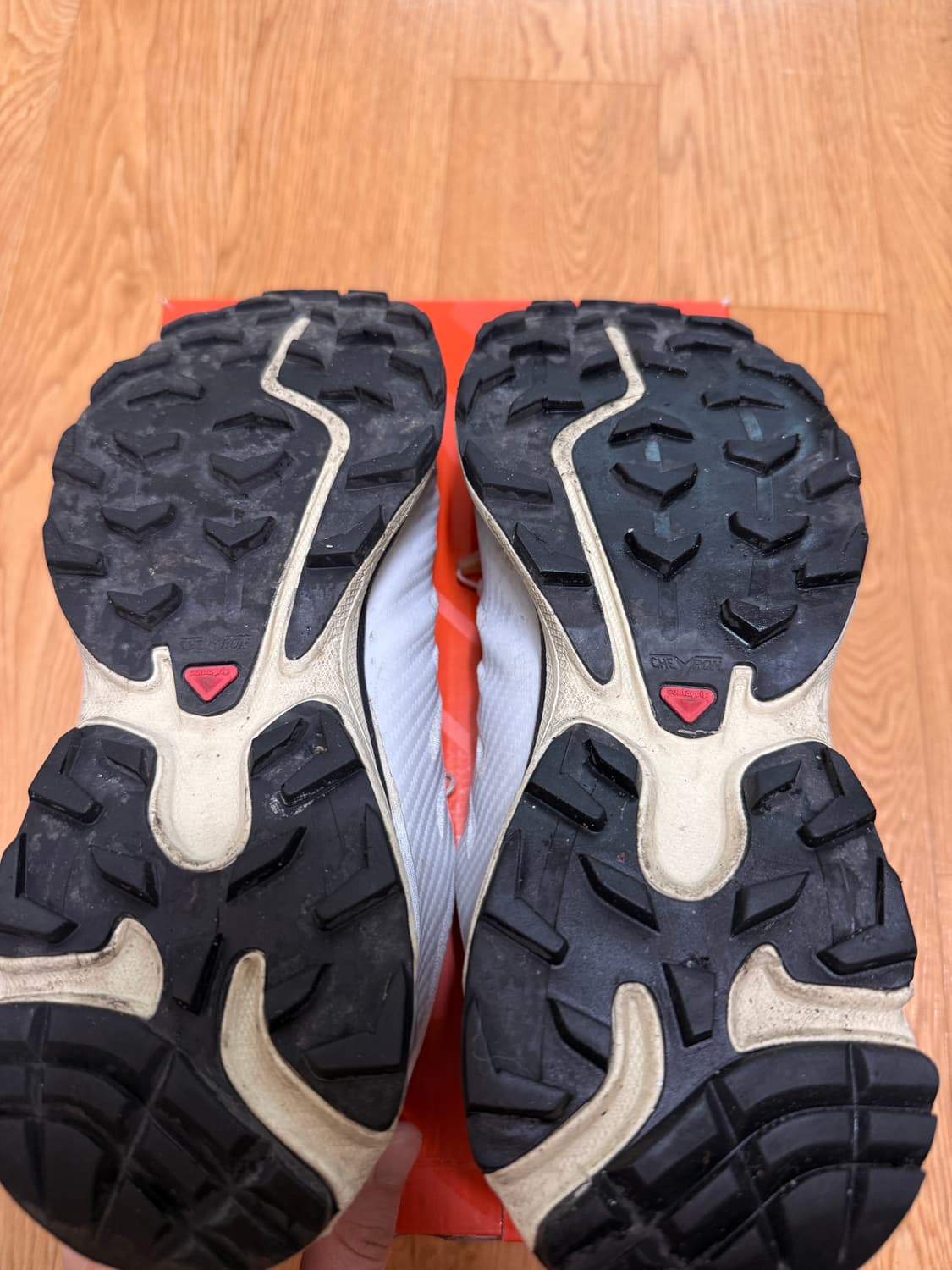 살로몬 신발 상품이미지4